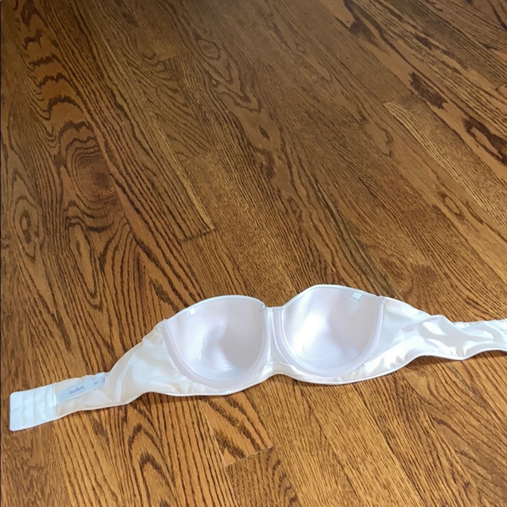 32B STRAPLESS BRA - Picture 2 of 4